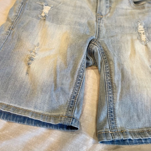 7 For All Mankind Distressed Denim Bermuda Jean Shorts Women’s Size 27 - Picture 7 of 7